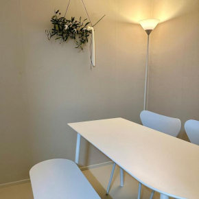 Cozy Dining Cinema Stay